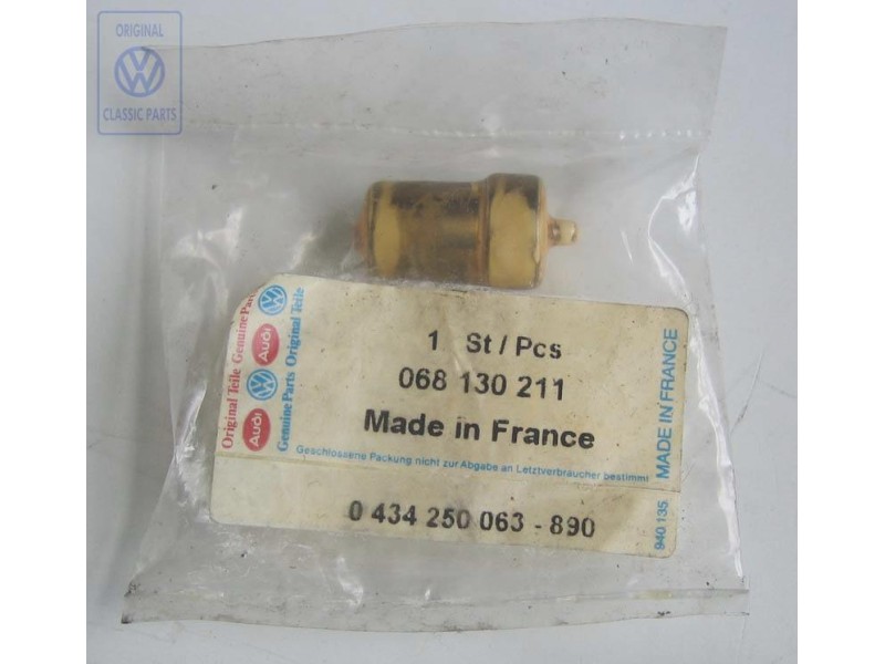 Original VW Nozzle Body With Nozzle Needle - 068130211