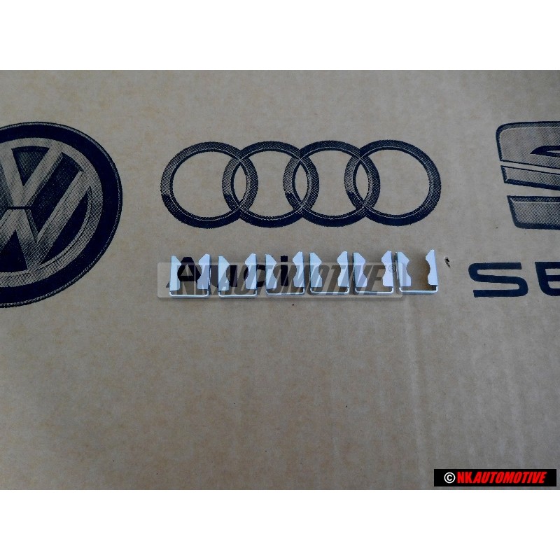6x Original VW Retaining Clip - 035906037