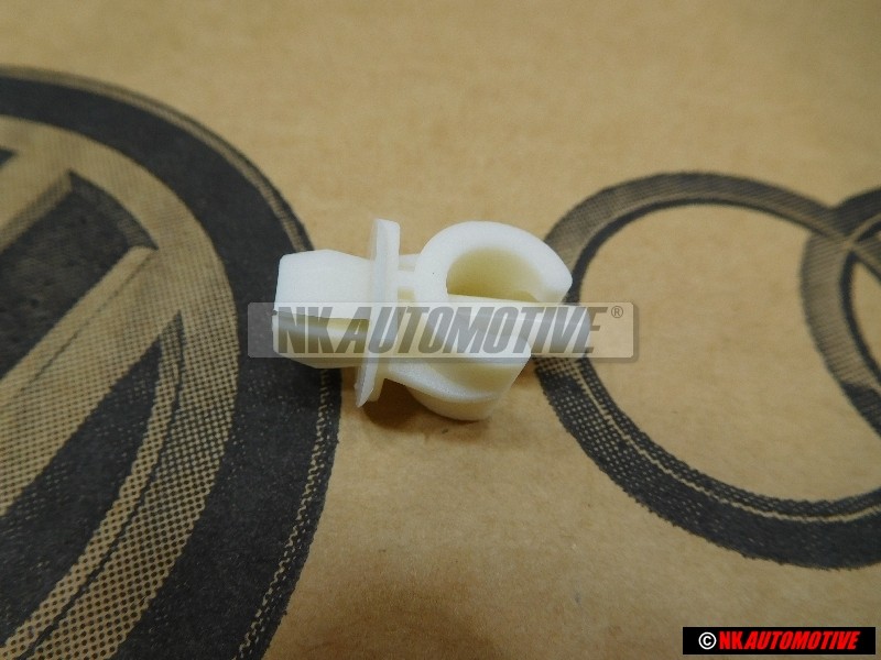 Original VW Clip - 811823397